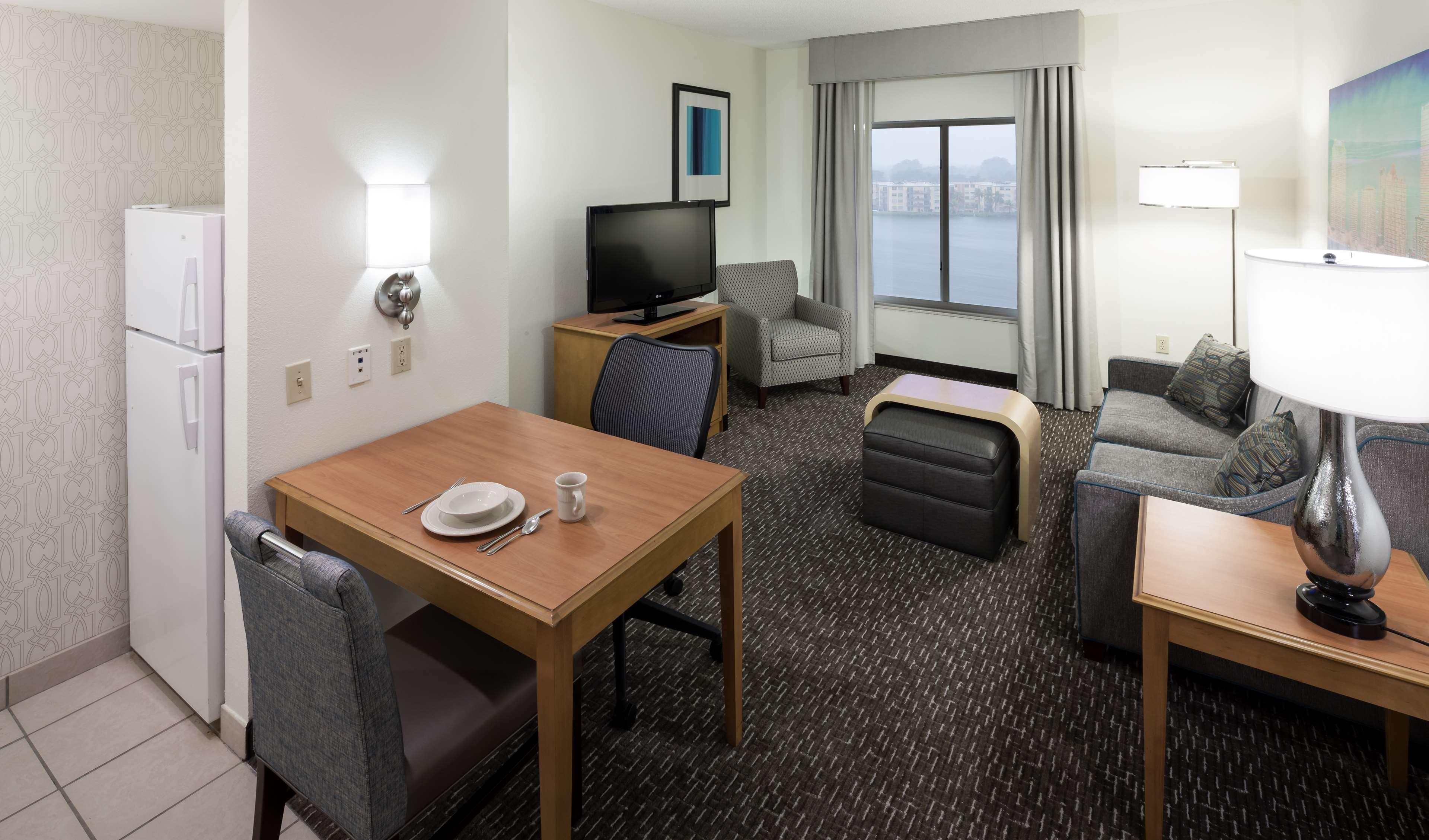 Homewood Suites Miami Airport/Blue Lagoon Майами-Спрингс Экстерьер фото