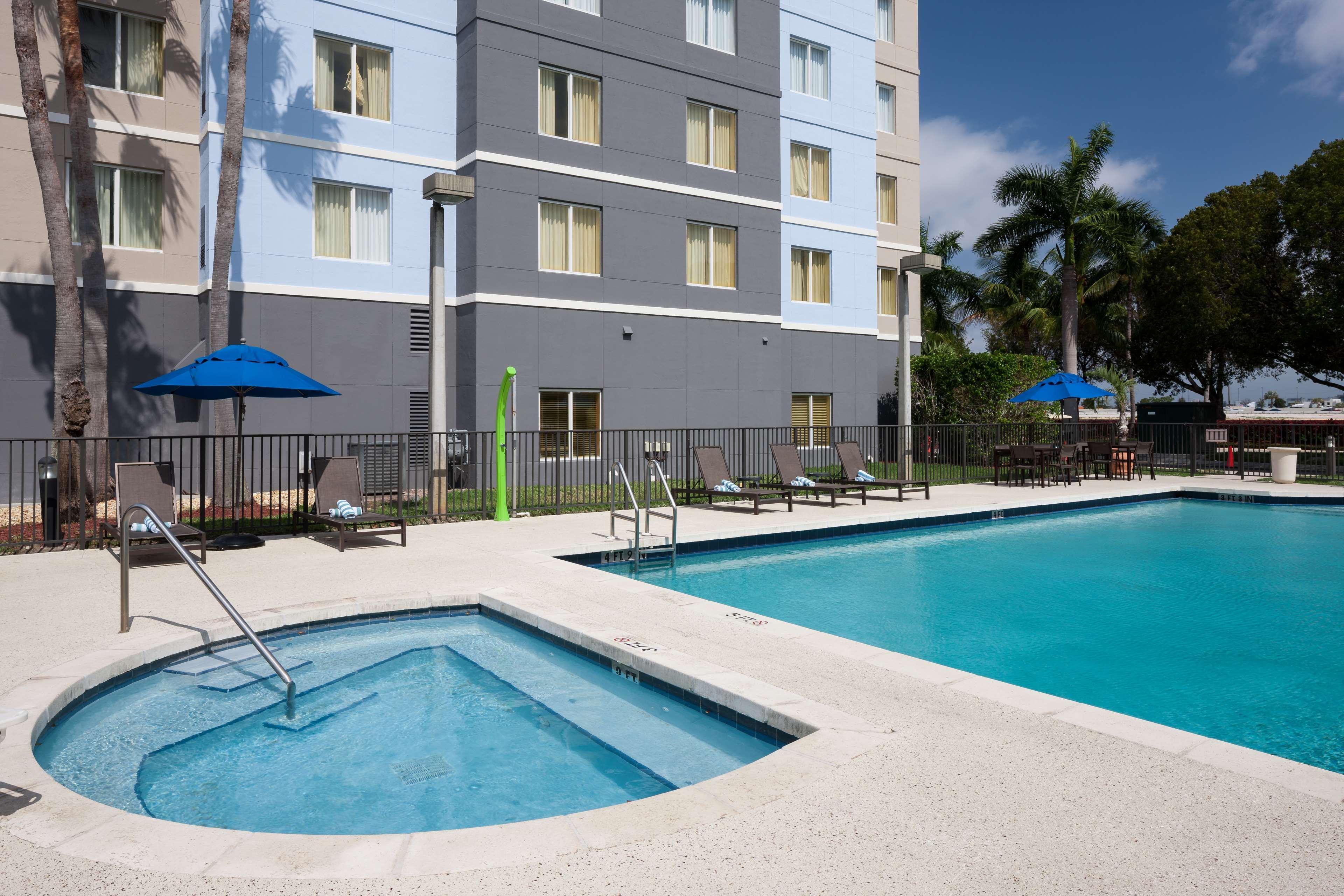 Homewood Suites Miami Airport/Blue Lagoon Майами-Спрингс Экстерьер фото