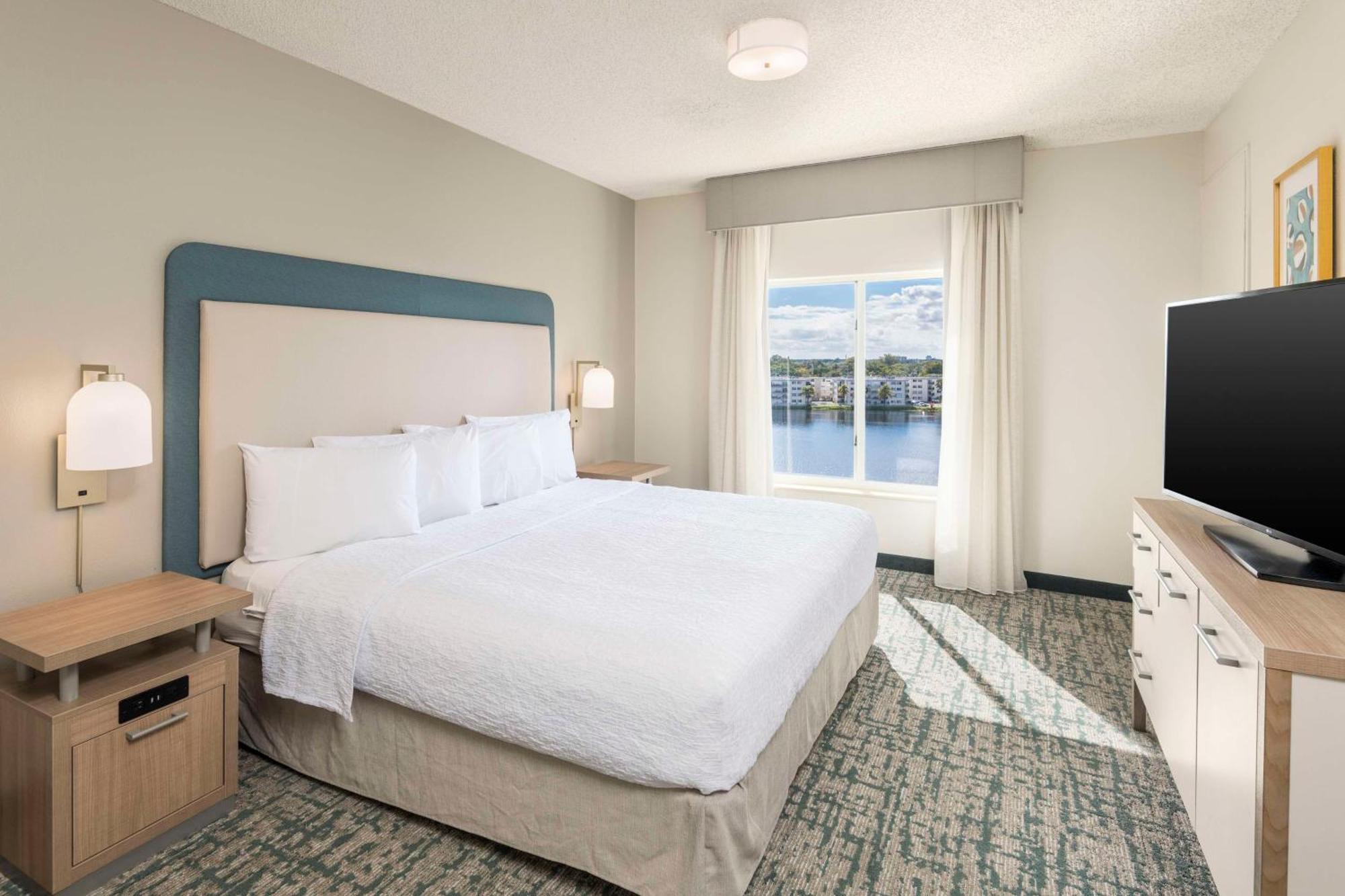 Homewood Suites Miami Airport/Blue Lagoon Майами-Спрингс Экстерьер фото