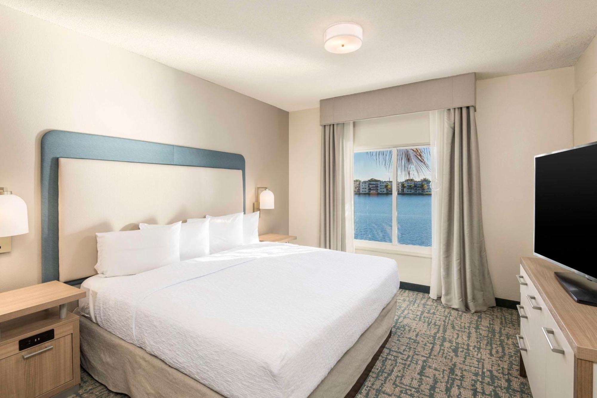 Homewood Suites Miami Airport/Blue Lagoon Майами-Спрингс Экстерьер фото