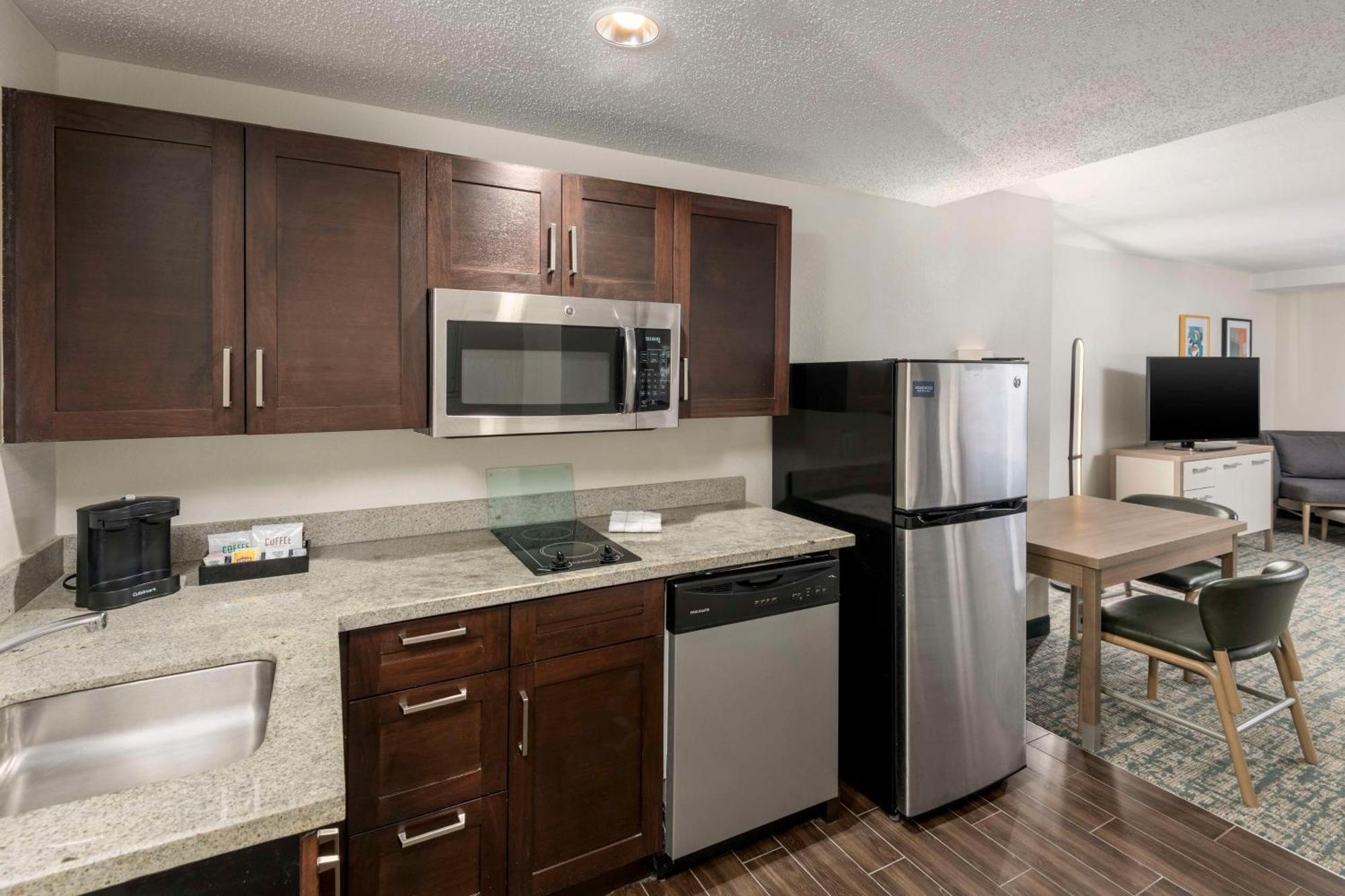 Homewood Suites Miami Airport/Blue Lagoon Майами-Спрингс Экстерьер фото