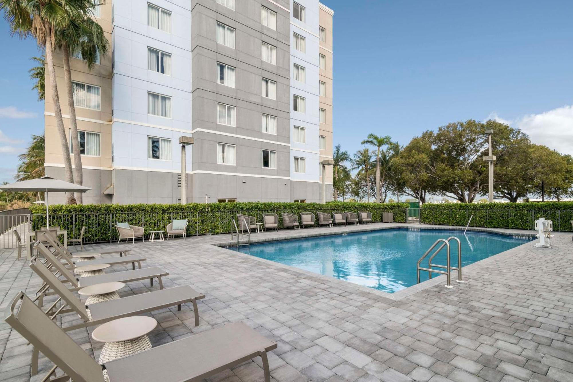Homewood Suites Miami Airport/Blue Lagoon Майами-Спрингс Экстерьер фото